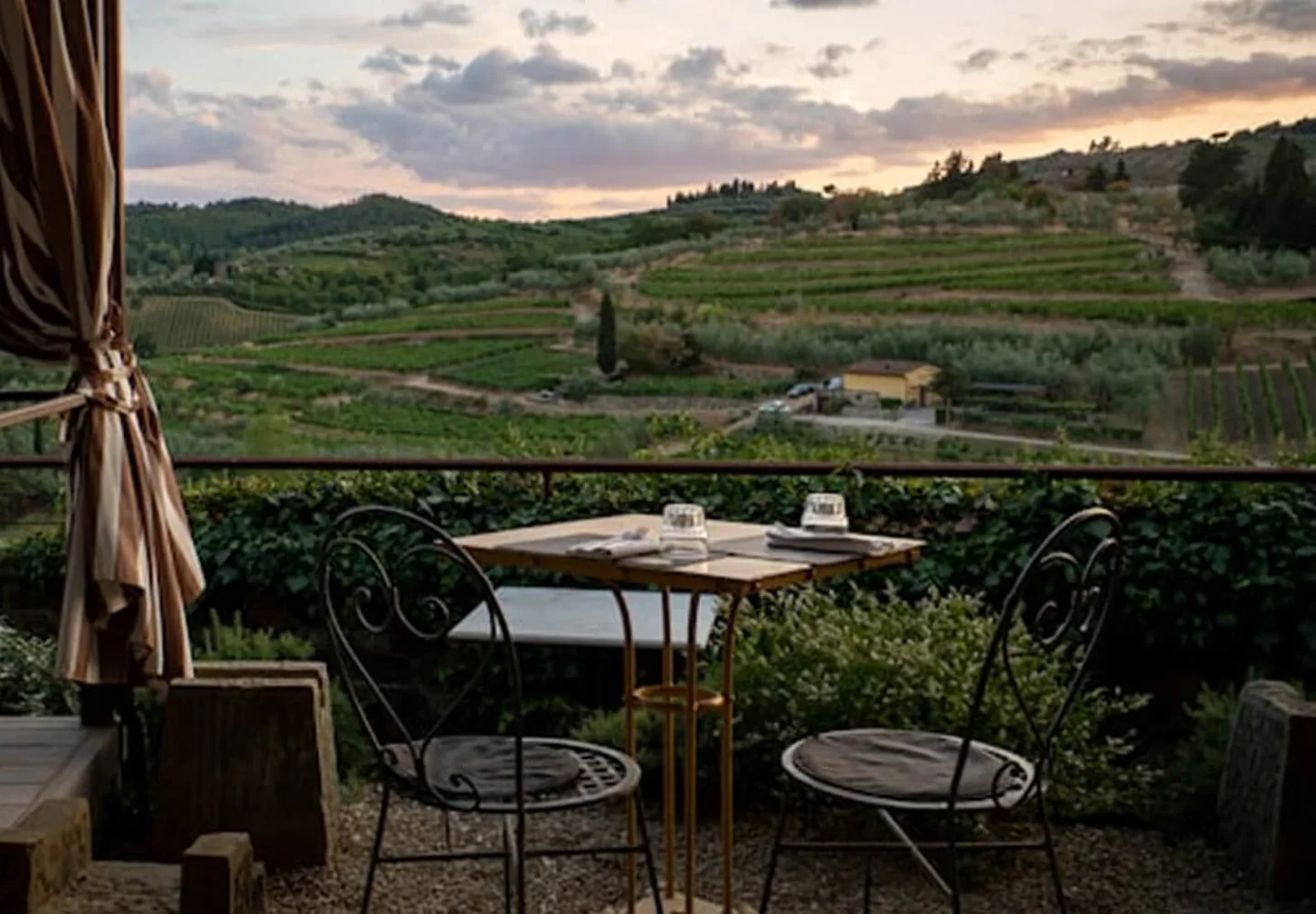 A terrace overlooking the Tuscan countryside, from the original Mejuma Tuscany website.